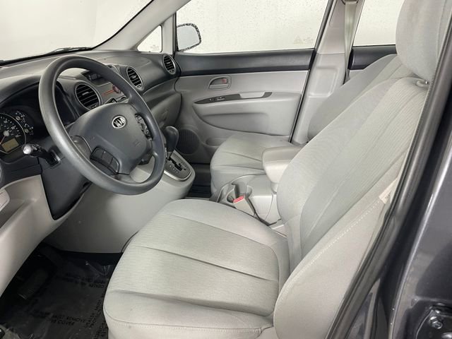 Used 2008 Kia Rondo LX w/ Convenience Pkg image 2