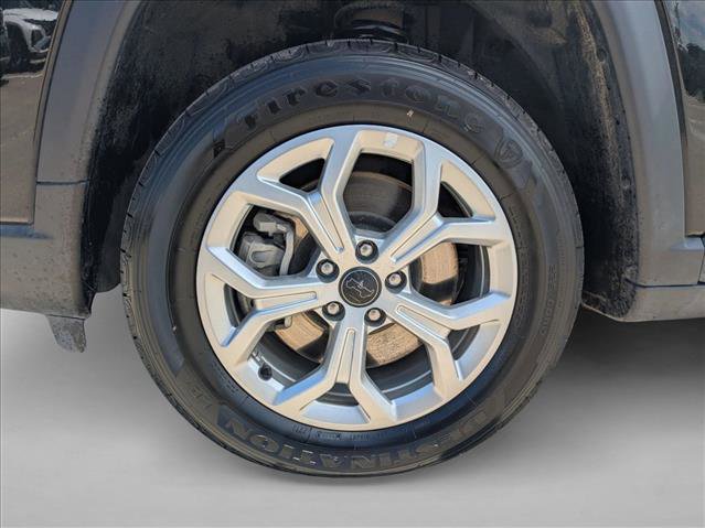 Used 2025 Jeep Compass Latitude w/ Sun & Sound Group image 23