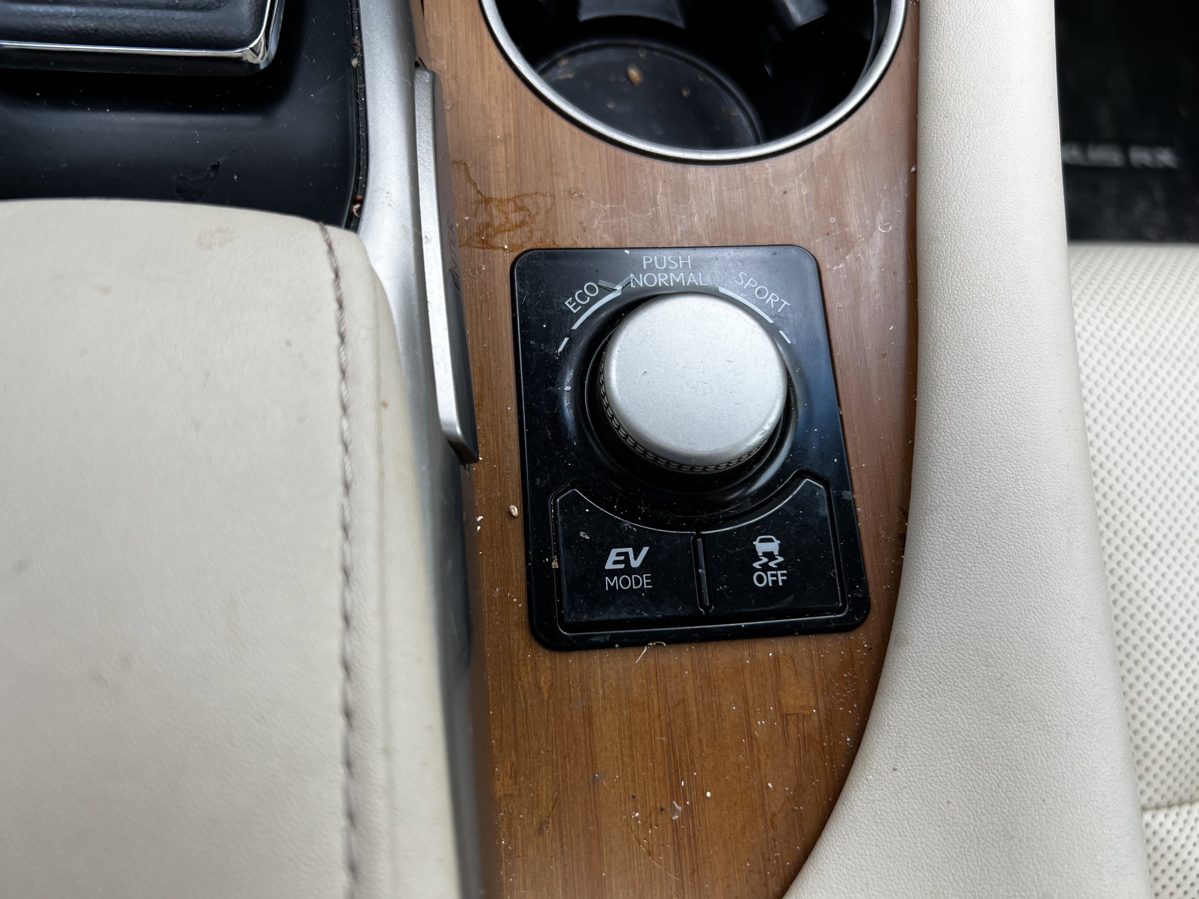 Used 2018 Lexus RX 450h AWD w/ Premium Package image 29