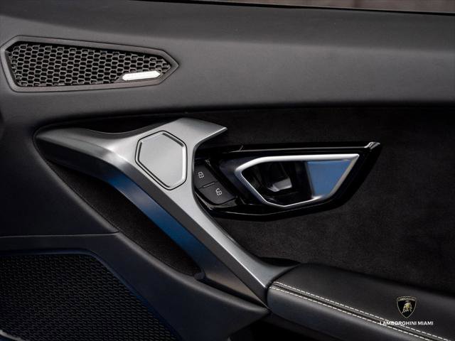 Used 2023 Lamborghini Huracan EVO RWD image 37