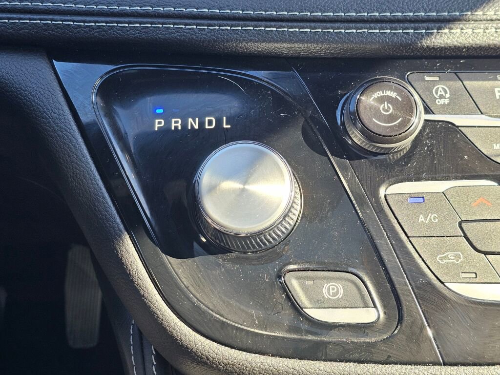 Used 2026 Chrysler Pacifica Limited image 38