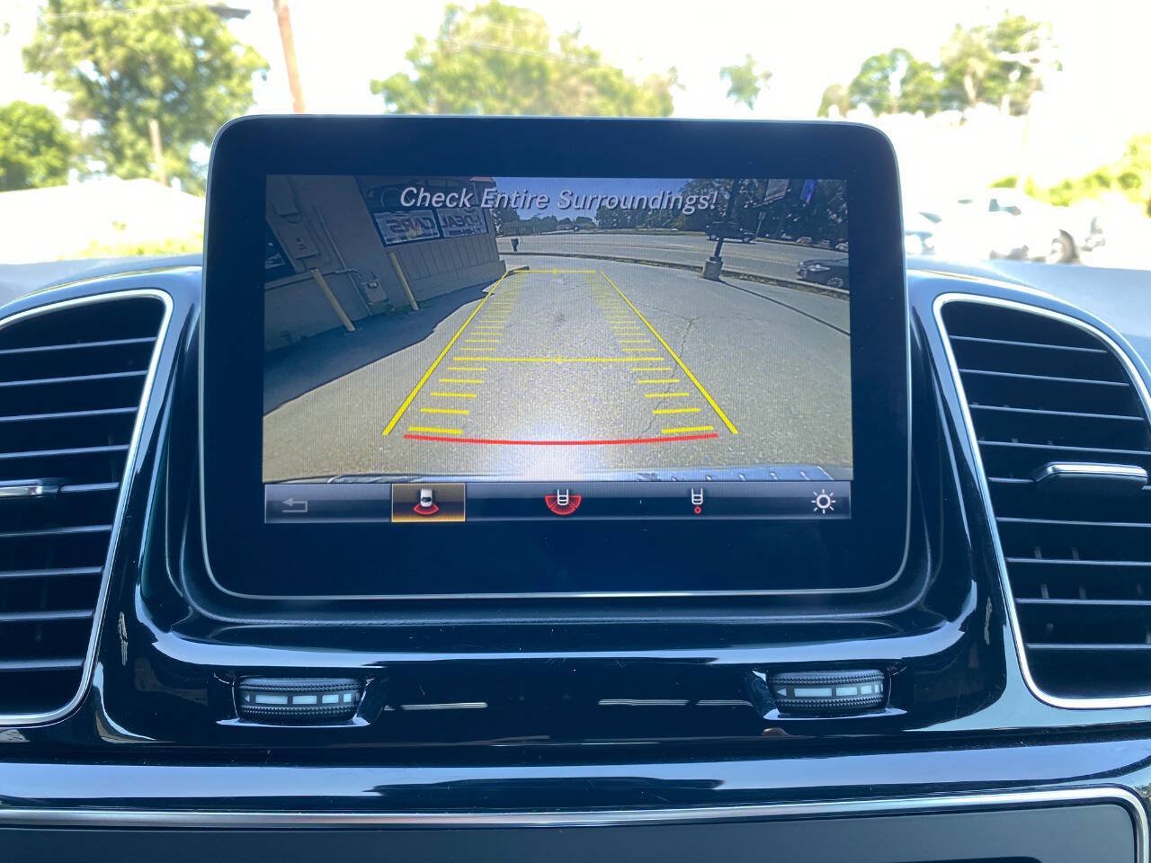 Used 2018 Mercedes-Benz GLE 350 4MATIC w/ Premium 1 Package image 16