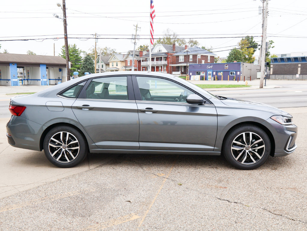 New 2027 Volkswagen Jetta SE FWD image 6