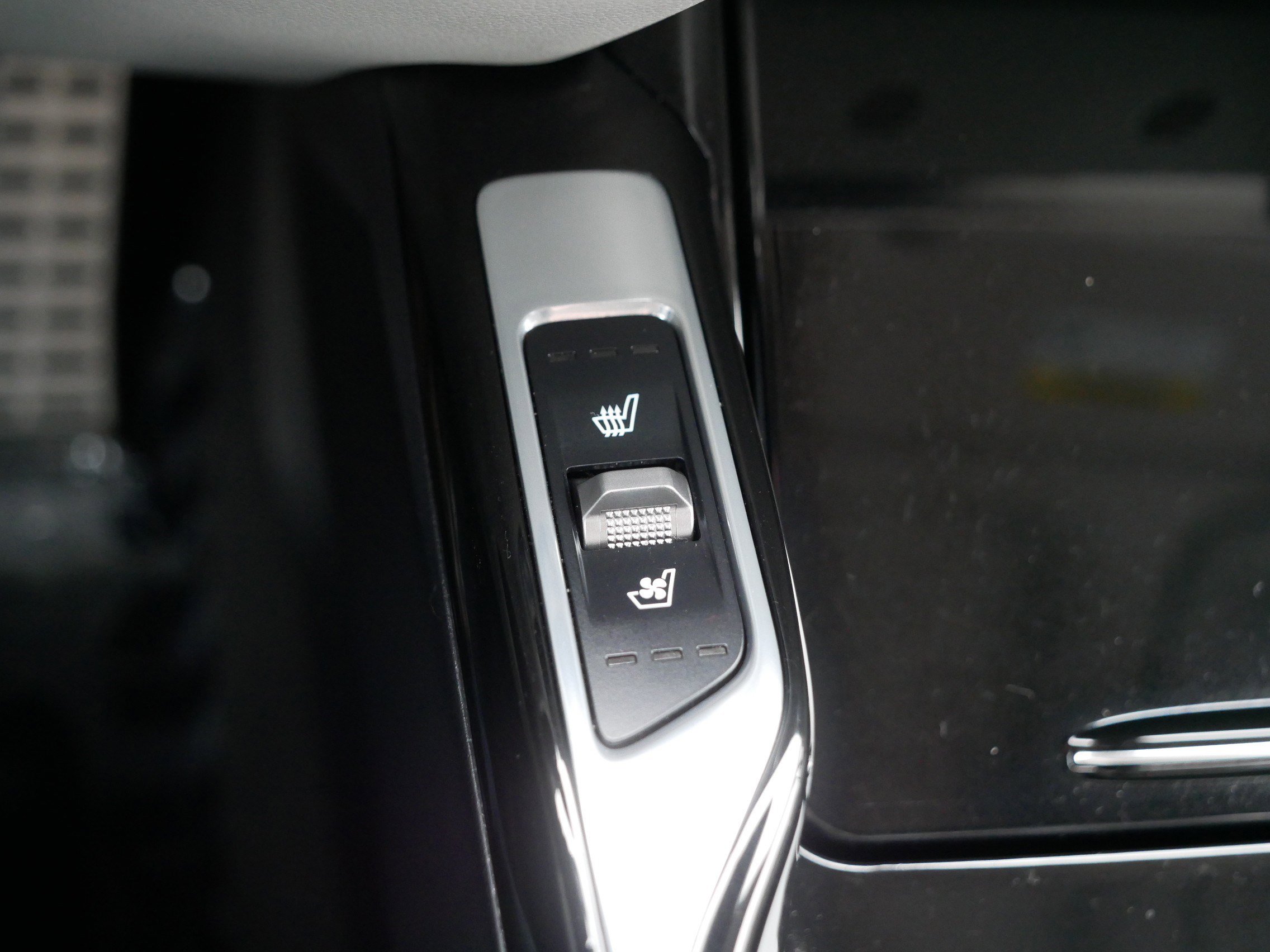 Certified 2023 Kia Sorento SX Prestige AWD/4WD image 28