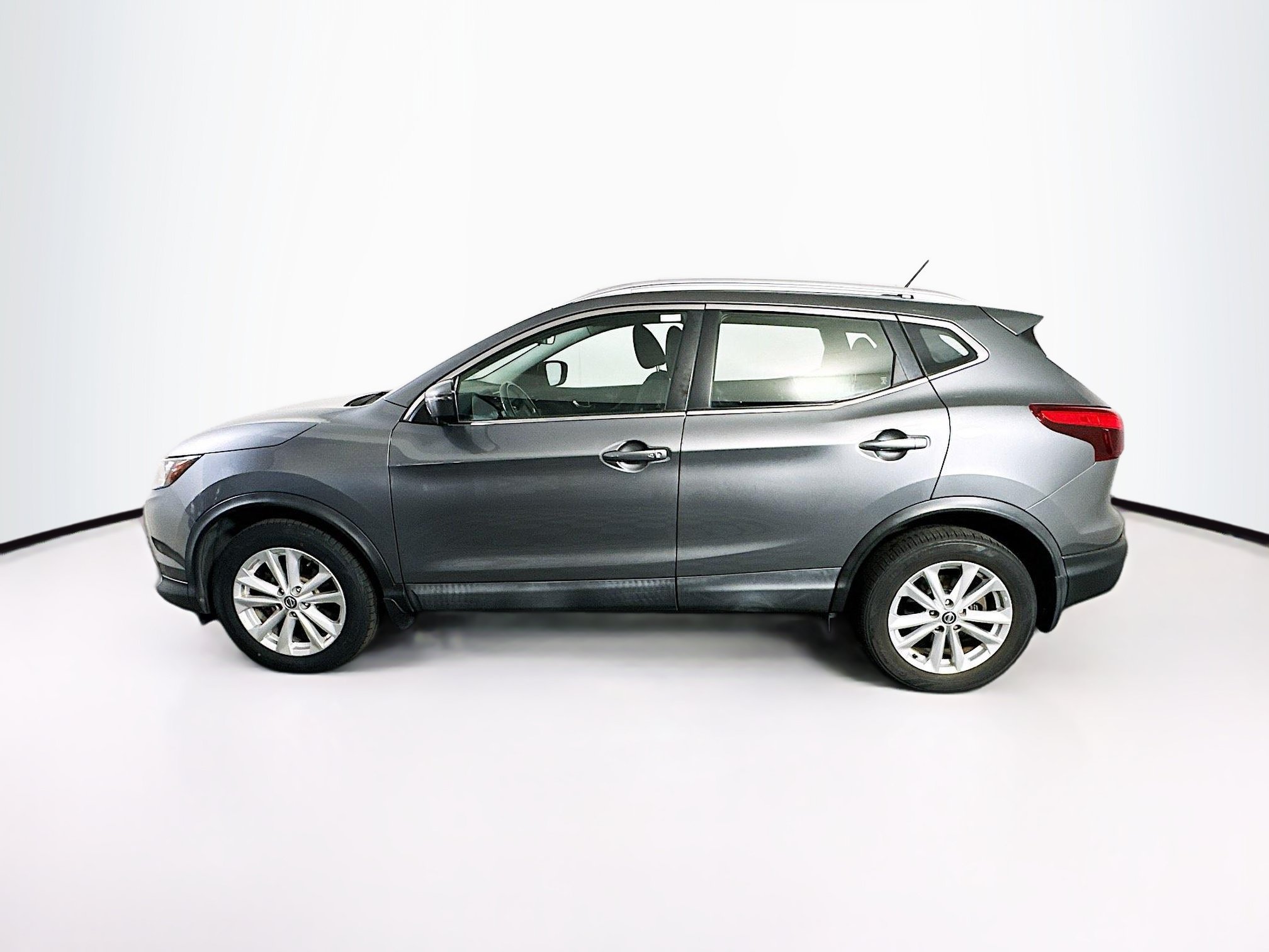 Used 2019 Nissan Rogue Sport SV w/ Technology Package AWD/4WD image 4