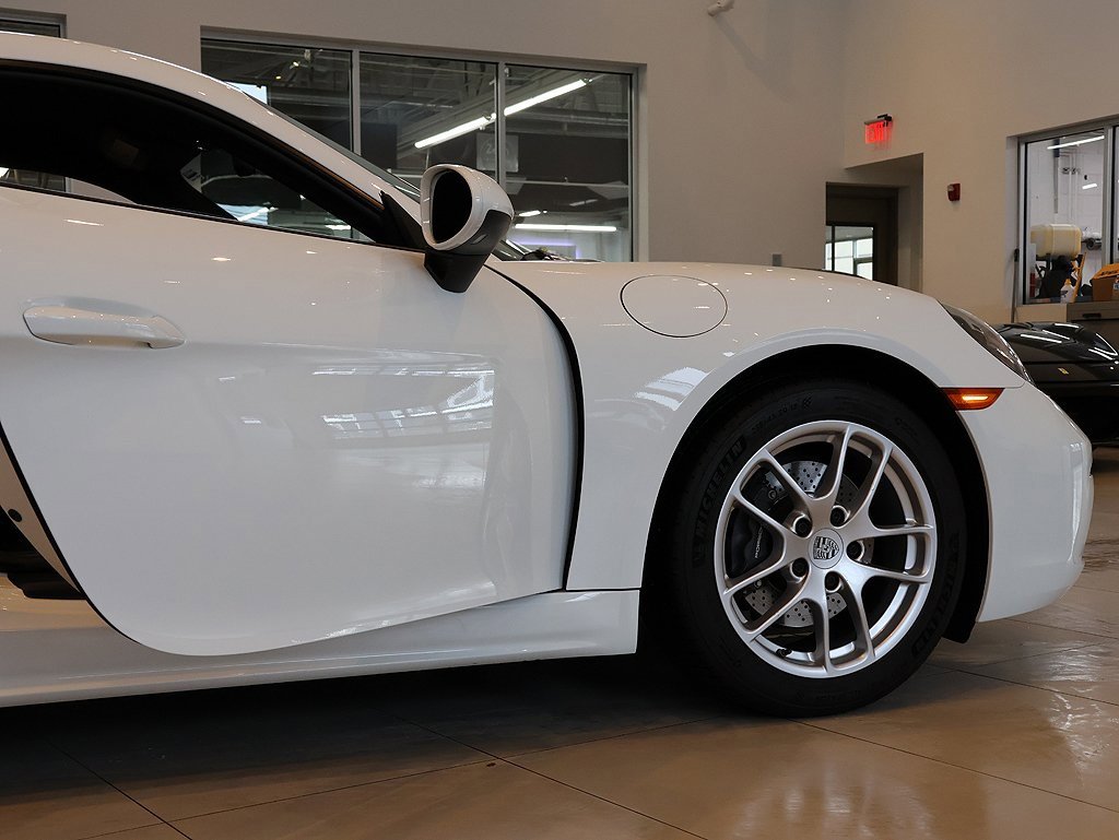 Used 2021 Porsche 718 Cayman image 21