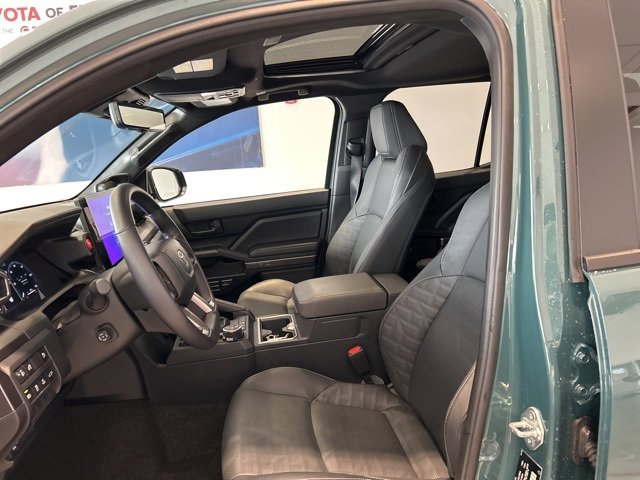 Used 2025 Toyota 4Runner TRD Off-Road Premium w/ Tow Technology Package image 16