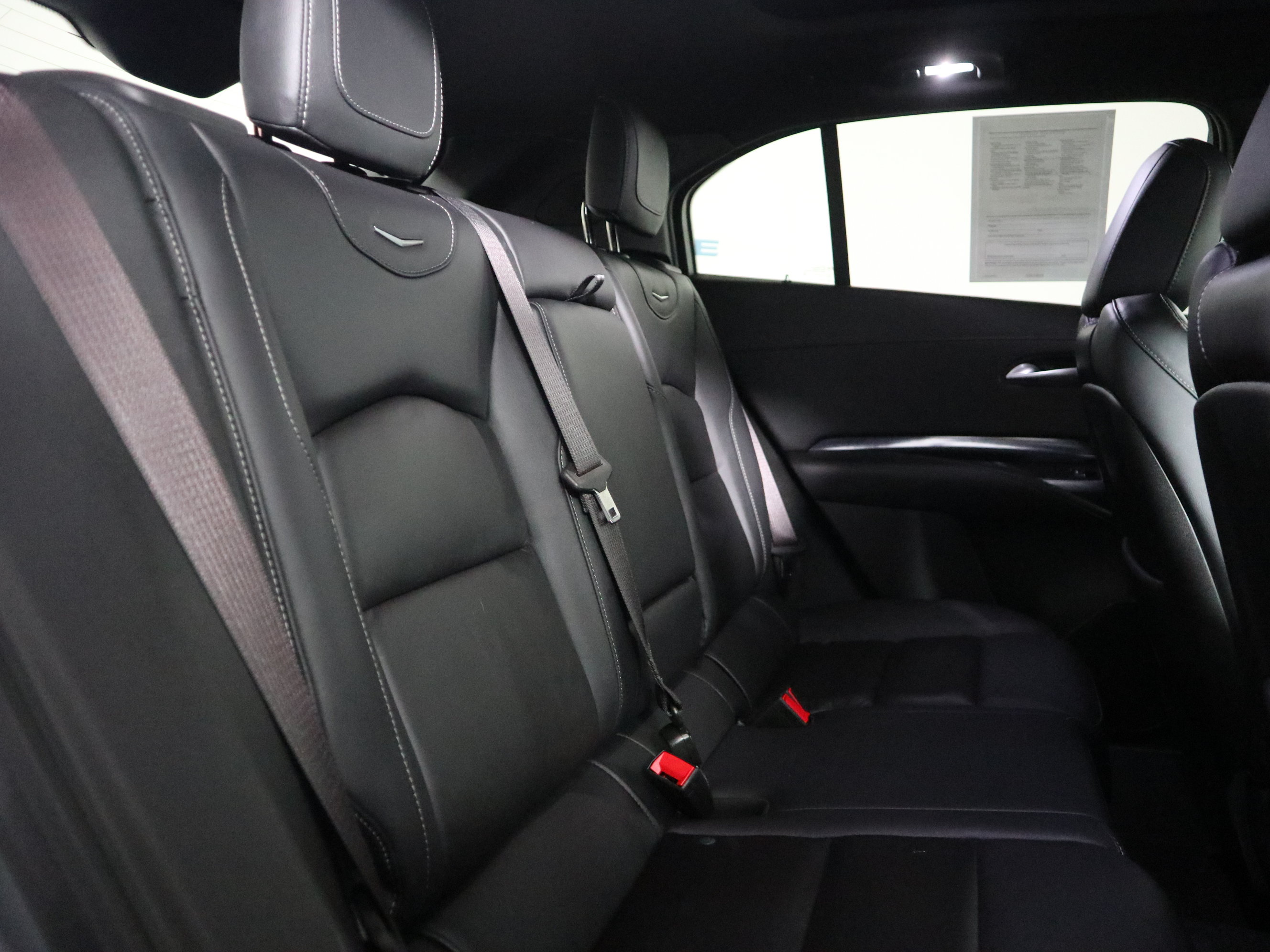 Used 2023 Cadillac XT4 Luxury w/ Cold Weather Package FWD image 21