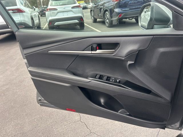 Used 2025 Toyota Camry SE w/ Multimedia Upgrade Package image 24
