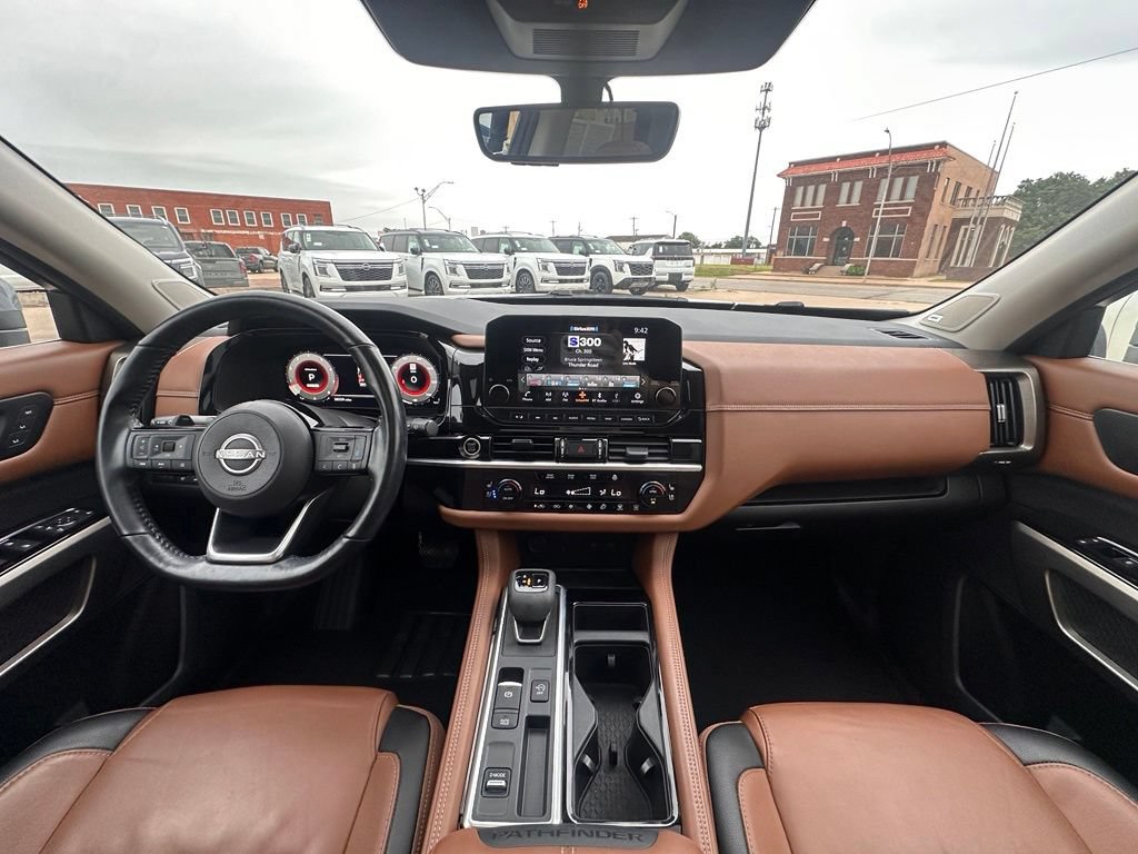 Certified 2023 Nissan Pathfinder Platinum FWD image 23