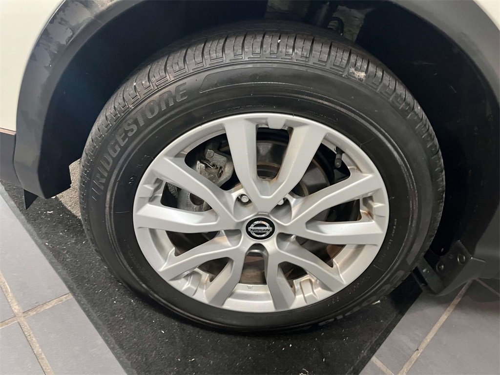 Used 2022 Nissan Rogue Sport SV w/ Technology Package image 10