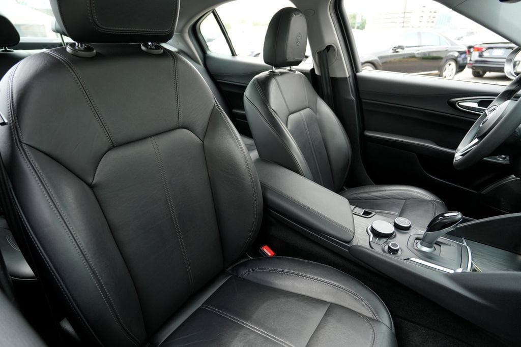 Used 2017 Alfa Romeo Giulia AWD image 47