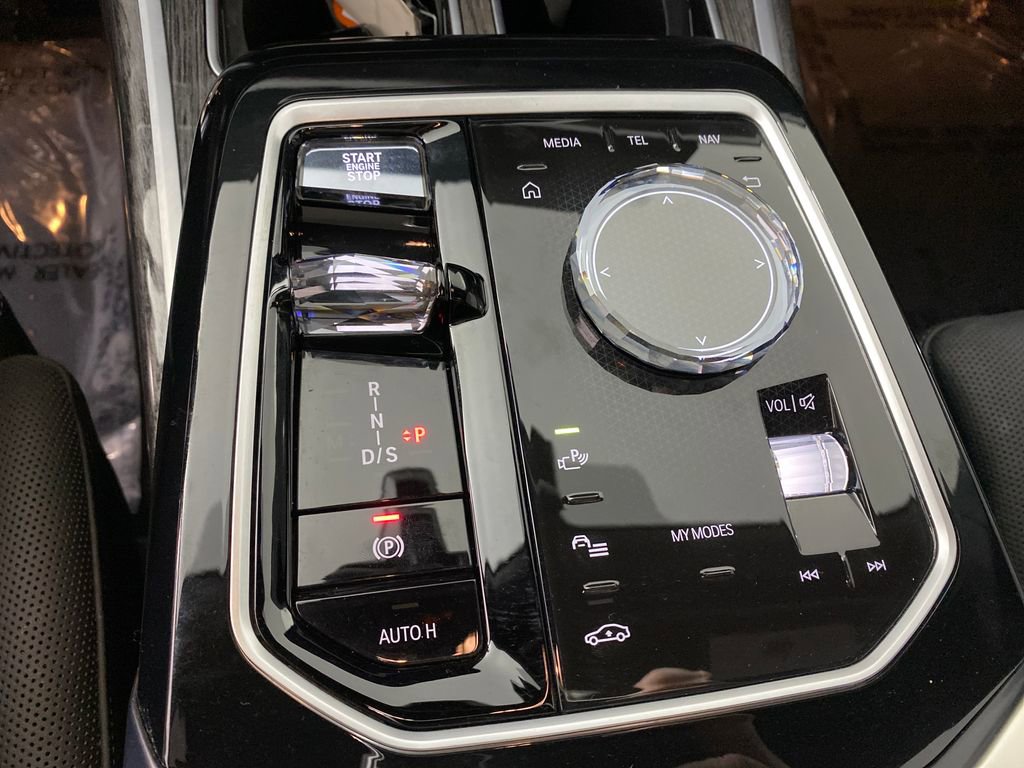 Used 2024 BMW 760i xDrive image 23