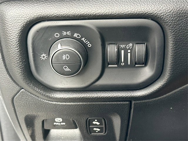 Used 2025 RAM 1500 Laramie image 22