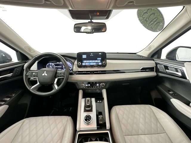 Used 2023 Mitsubishi Outlander SEL AWD/4WD image 32