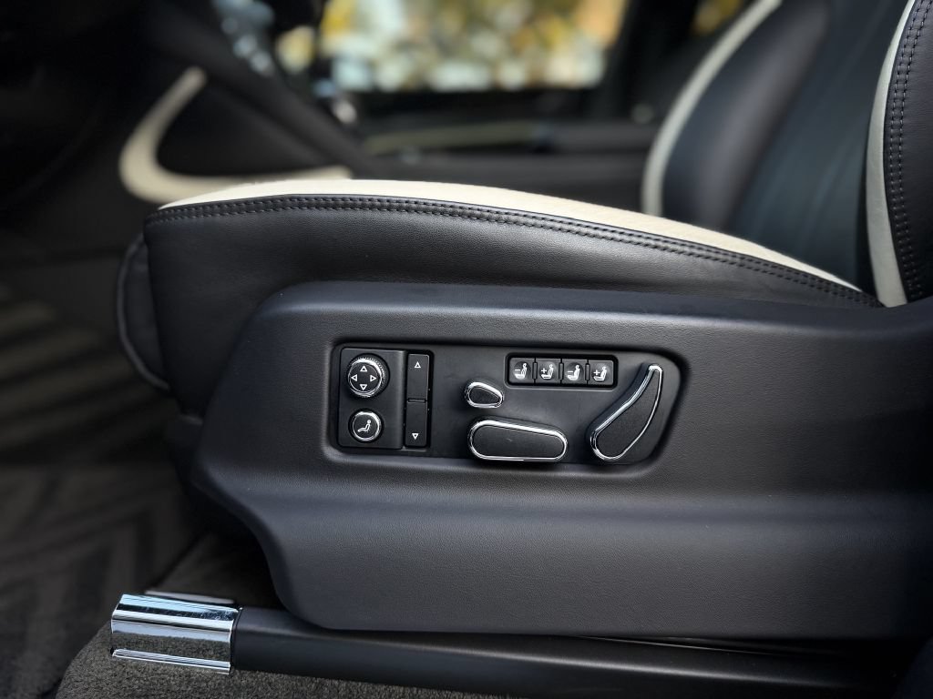 Used 2021 Bentley Bentayga Speed AWD/4WD image 20