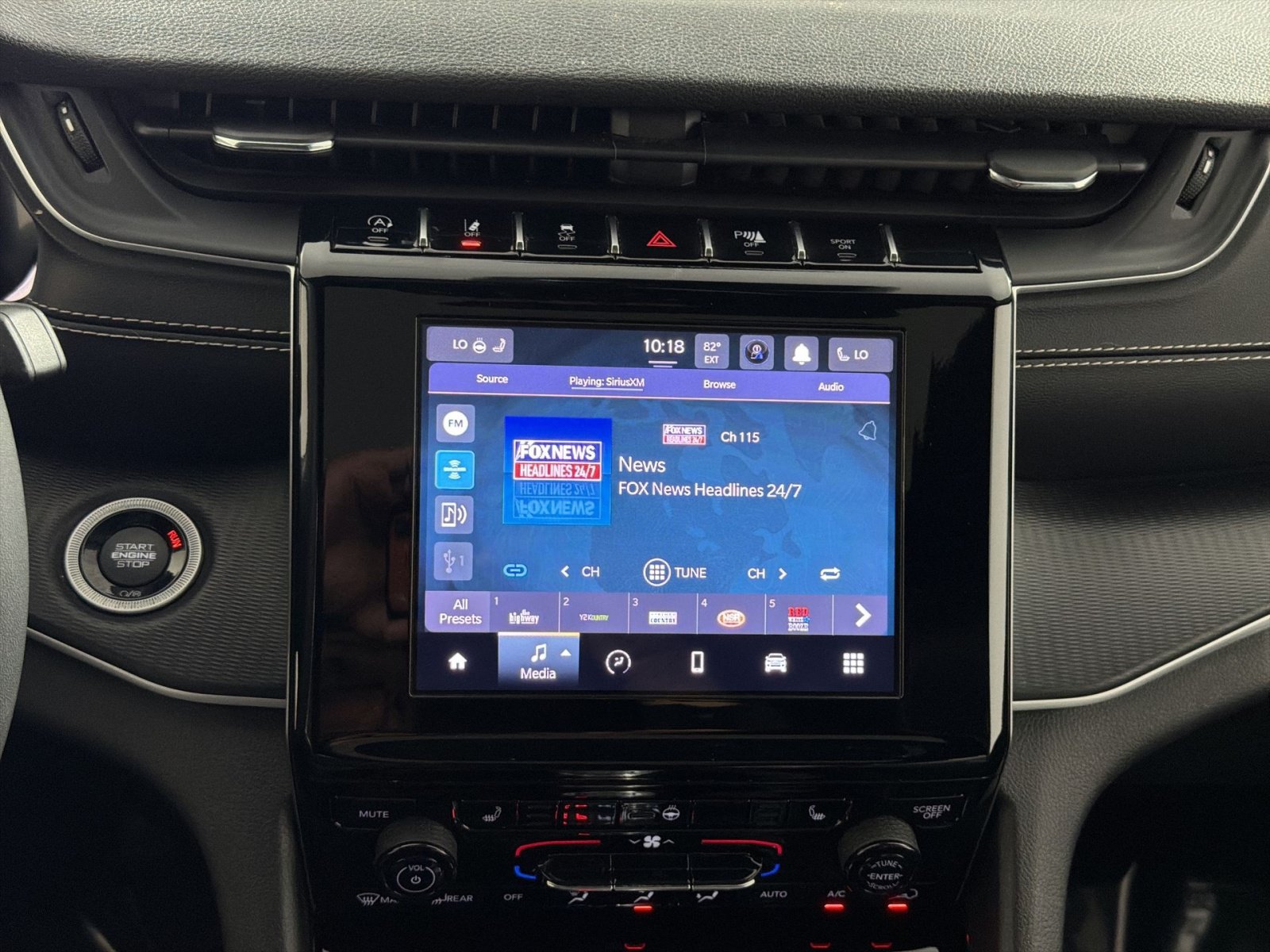 Used 2023 Jeep Grand Cherokee Altitude AWD/4WD image 18