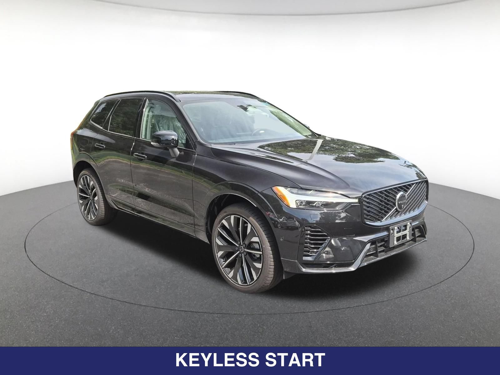 New 2026 Volvo XC60 T8 Ultra w/ Protection Package Premier AWD/4WD image 3