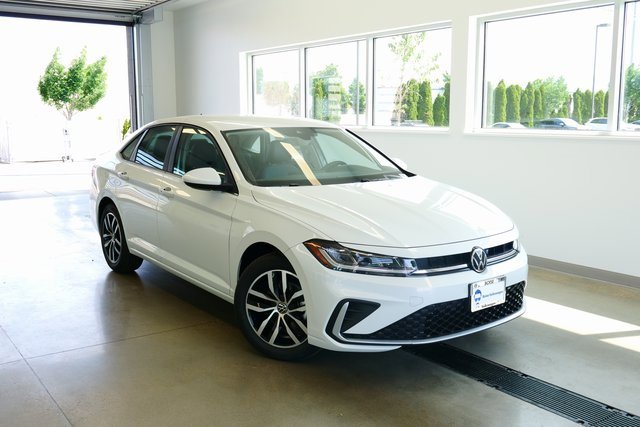 New 2025 Volkswagen Jetta SE image 1