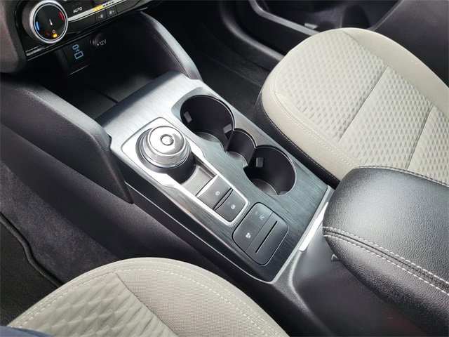 Used 2022 Ford Escape SE w/ SE Sport Appearance Package image 9