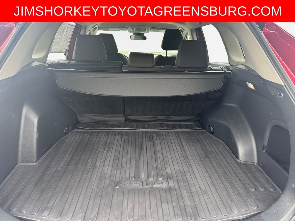 Used 2022 Toyota RAV4 LE AWD/4WD image 22