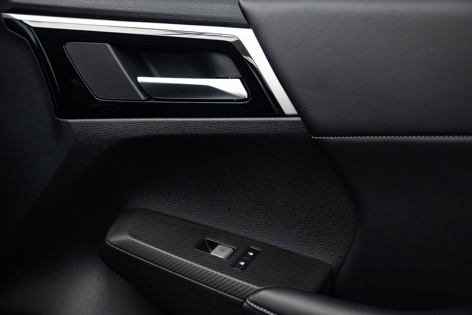 Used 2025 Mitsubishi Outlander SE image 24