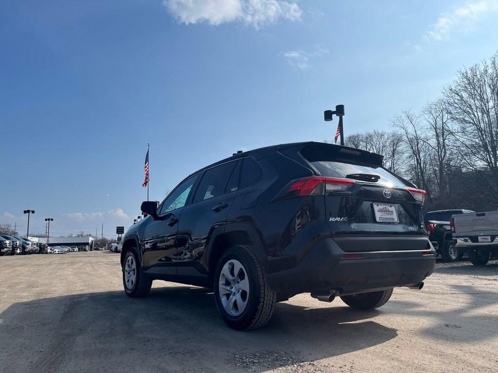 Used 2024 Toyota RAV4 LE image 10