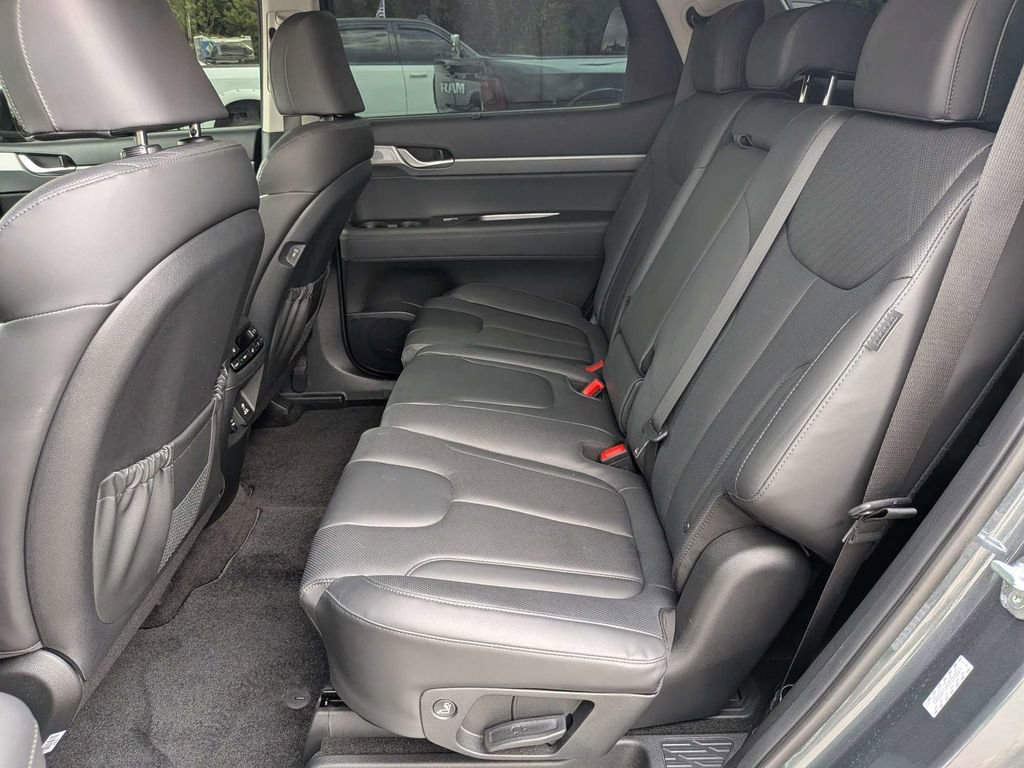 Used 2023 Hyundai Palisade SEL AWD/4WD image 13