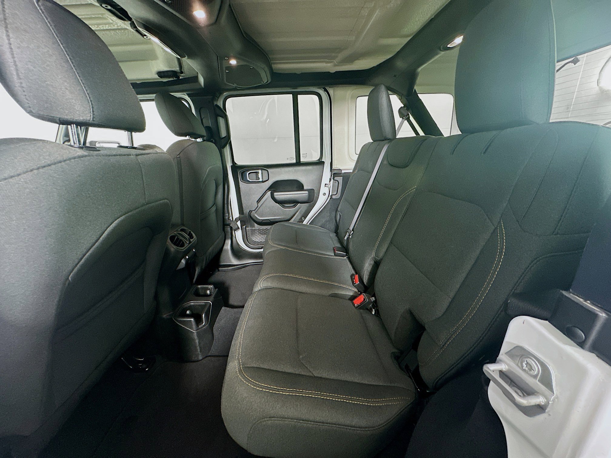 Used 2025 Jeep Wrangler Sport S AWD/4WD image 27