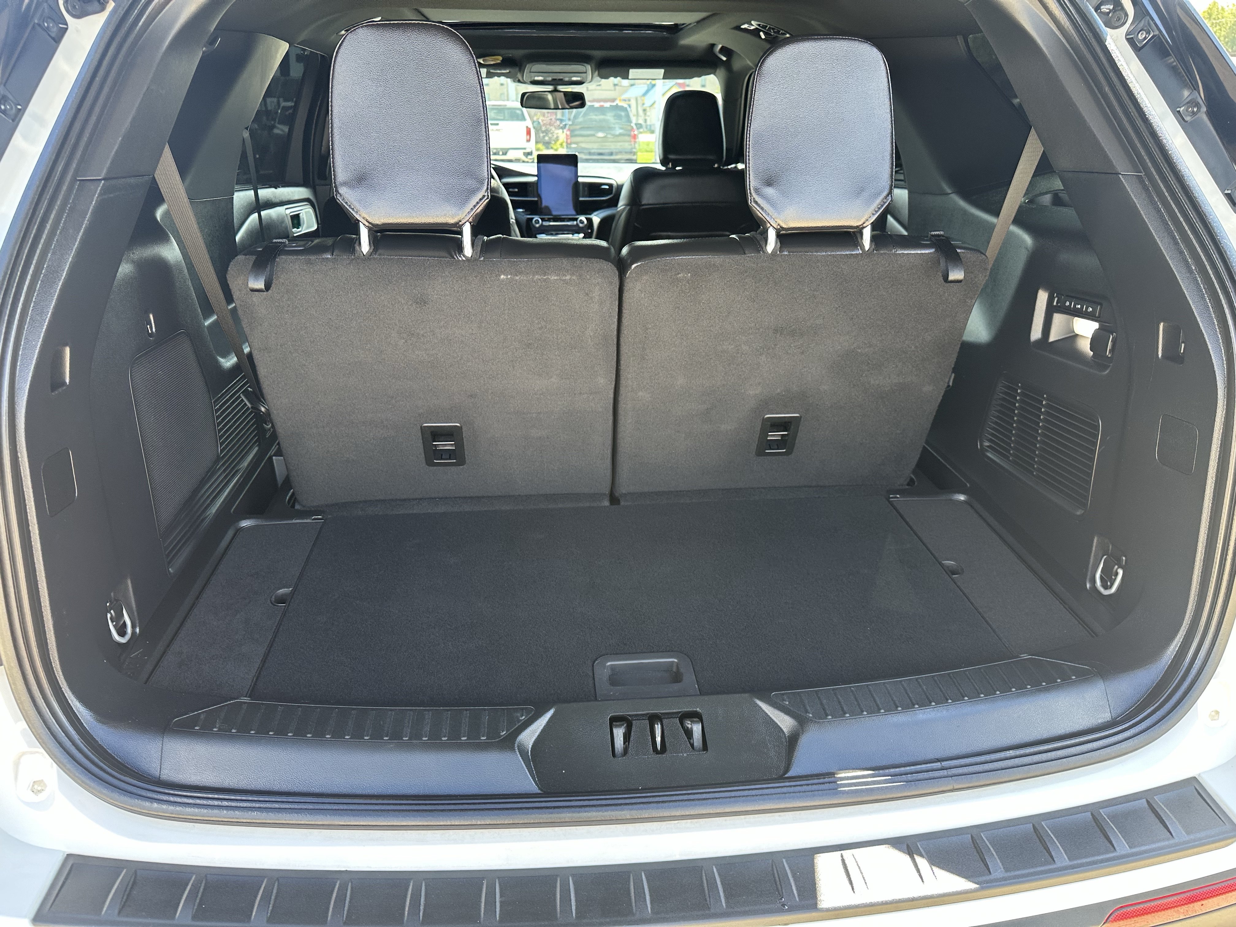 Used 2023 Ford Explorer ST w/ Equipment Group 401A AWD/4WD image 15
