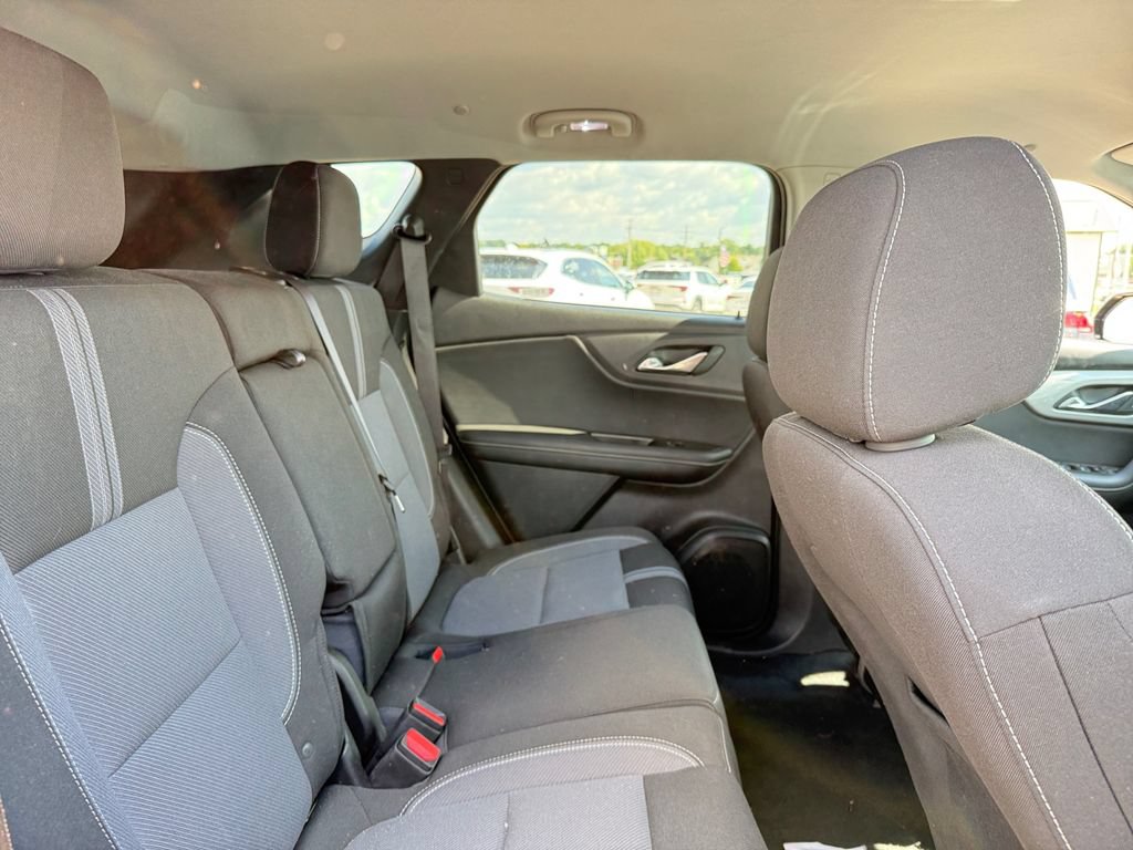 Used 2025 Chevrolet Blazer LT AWD/4WD image 40