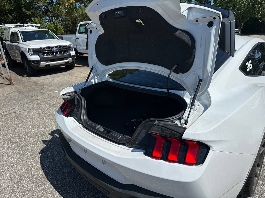 Used 2025 Ford Mustang Dark Horse w/ Dark Horse Handlin Package RWD image 26