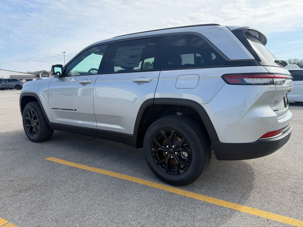 New 2026 Jeep Grand Cherokee Altitude AWD/4WD image 11