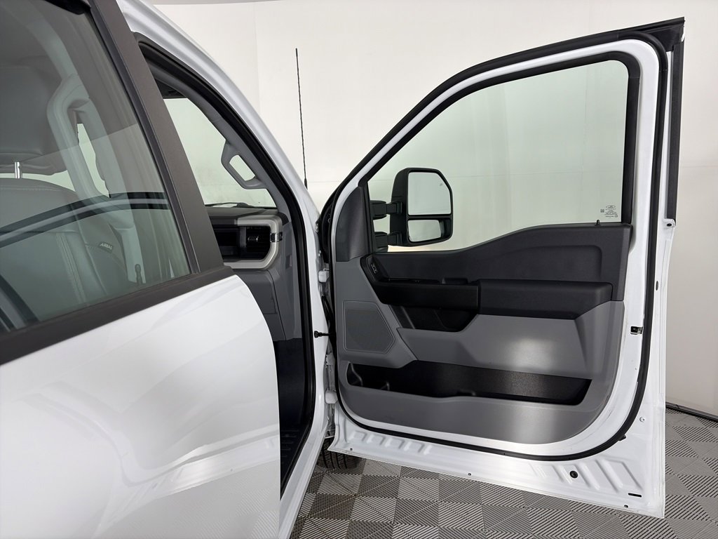 Used 2023 Ford F350 XL image 27