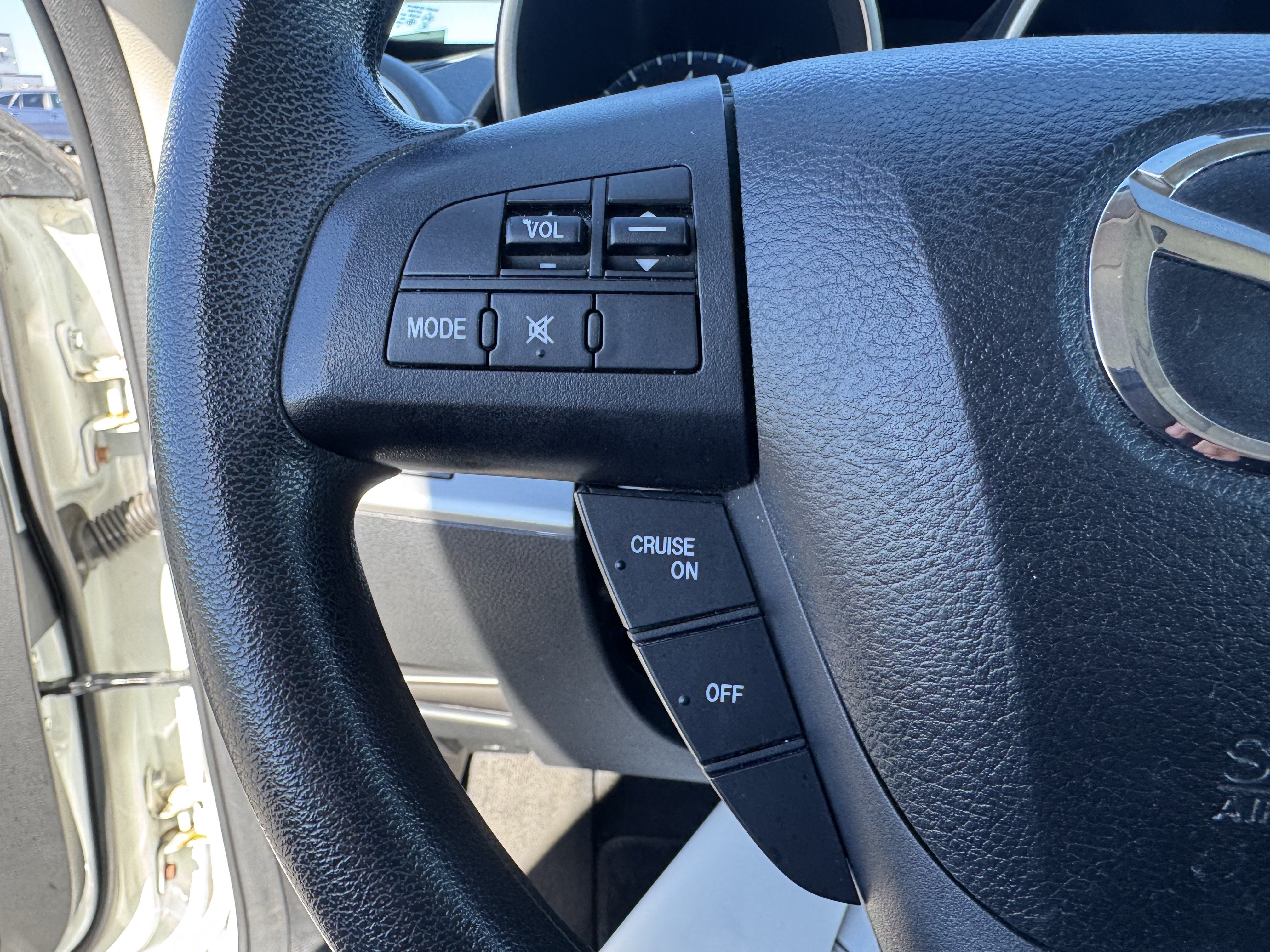Used 2013 MAZDA MAZDA3 i Sport FWD image 1