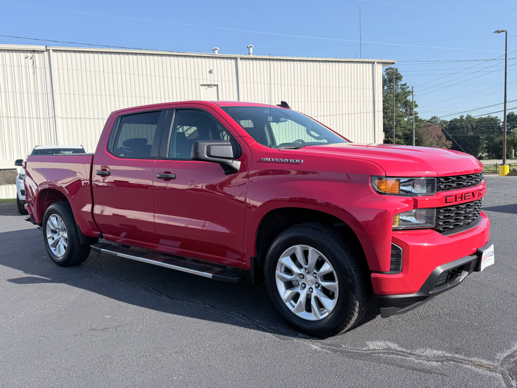Used 2022 Chevrolet Silverado 1500 Custom RWD image 2