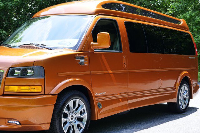 Used 2025 GMC Savana 2500 Extended w/ Driver Convenience Package RWD image 7