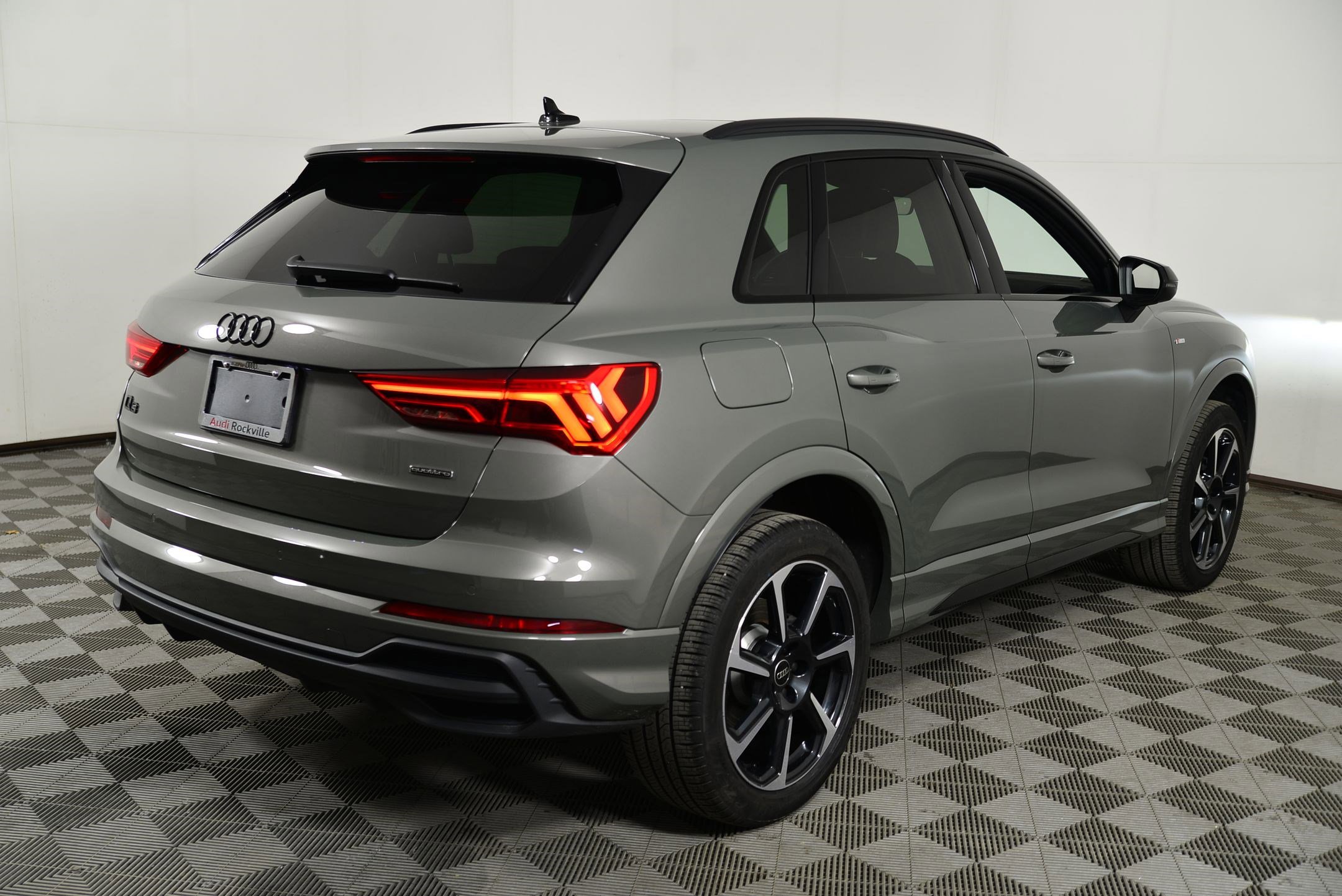 Used 2025 Audi Q3 2.0T Premium Plus image 9