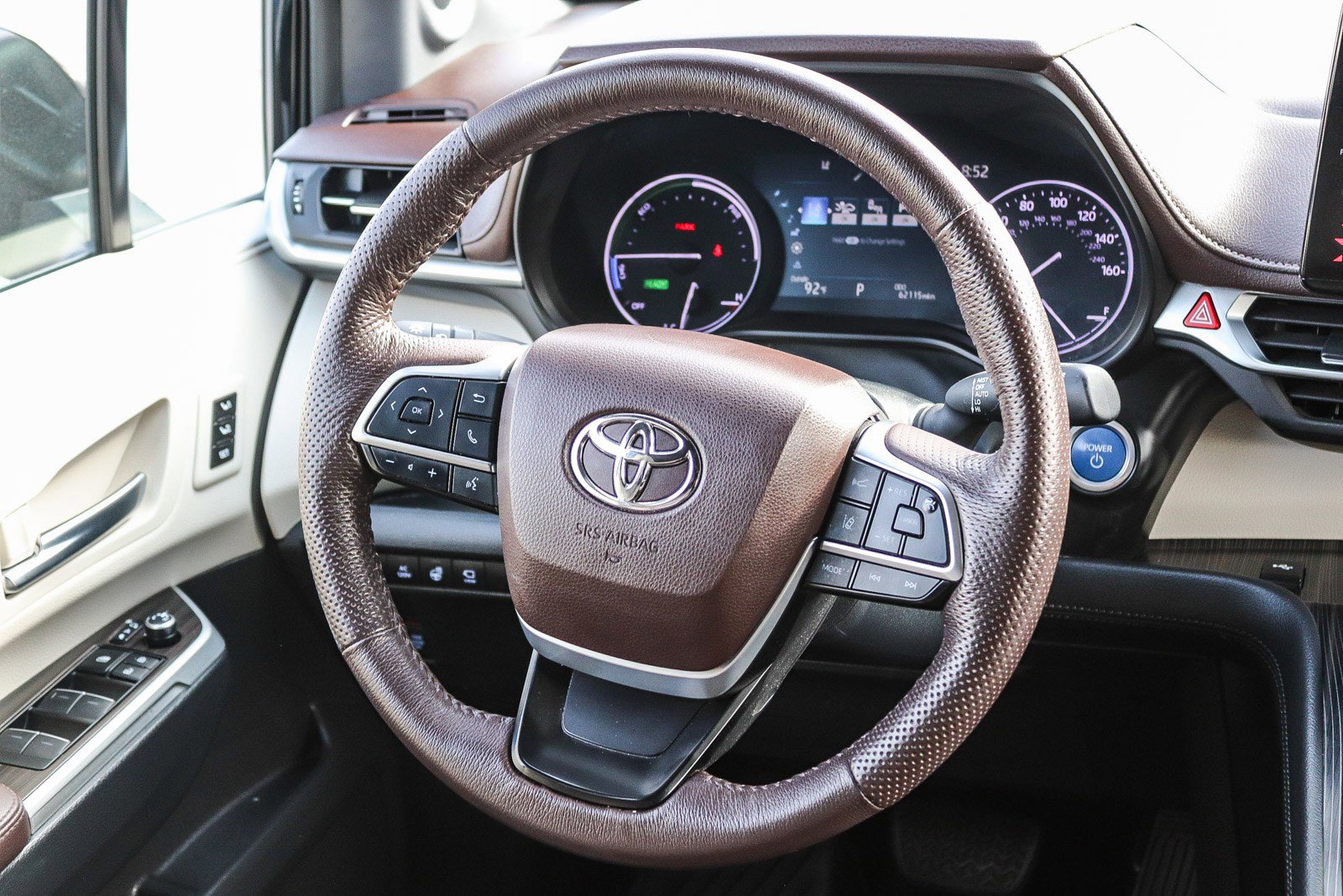 Certified 2022 Toyota Sienna Platinum image 16