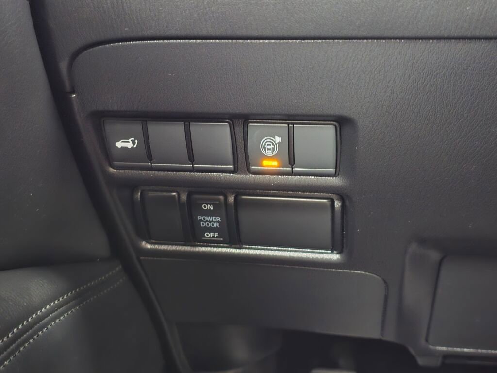 Used 2022 Nissan Armada SL w/ Captain's Chairs Package image 27