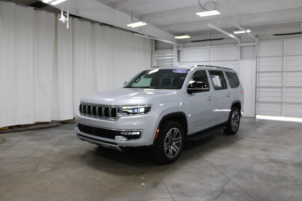Used 2025 Jeep Wagoneer Series II w/ 8-Passenger Seating Package AWD/4WD image 4