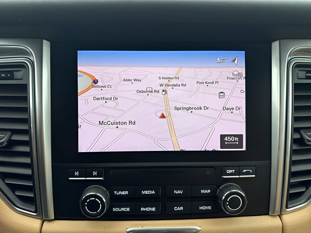 Used 2017 Porsche Macan Turbo AWD/4WD image 23