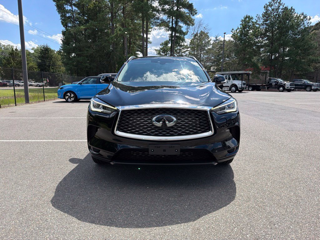 Used 2023 INFINITI QX50 Luxe AWD/4WD image 3