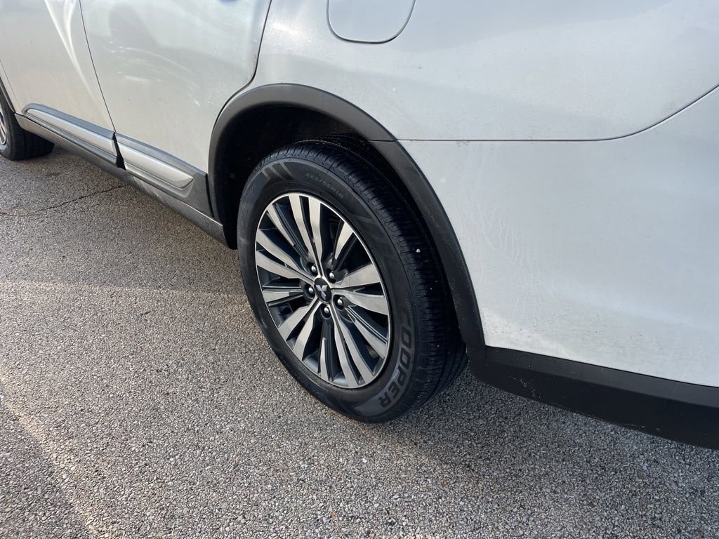 Used 2020 Mitsubishi Outlander SE image 4