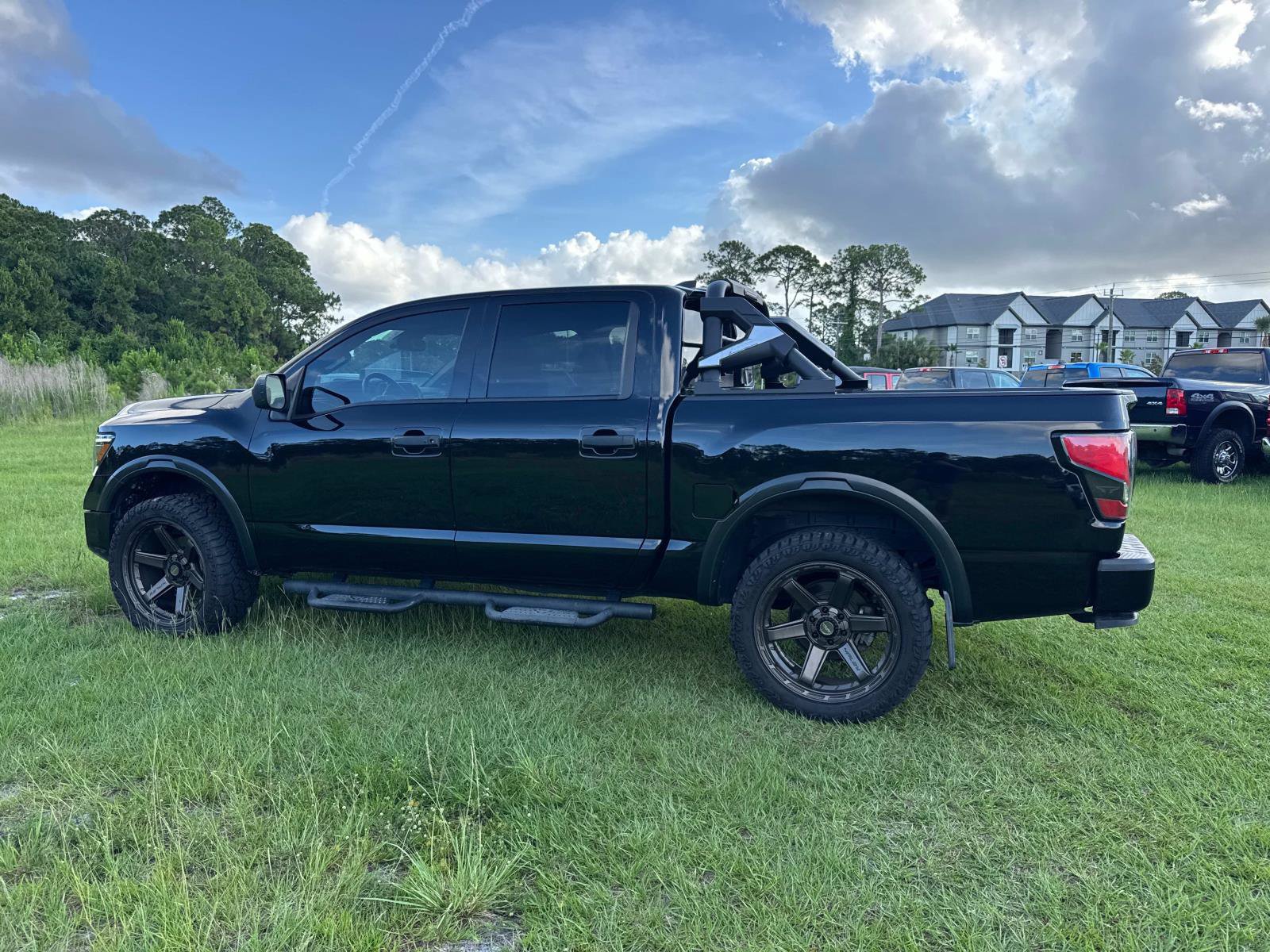 Used 2022 Nissan Titan PRO-4X w/ Pro-4x Utility Package AWD/4WD image 5