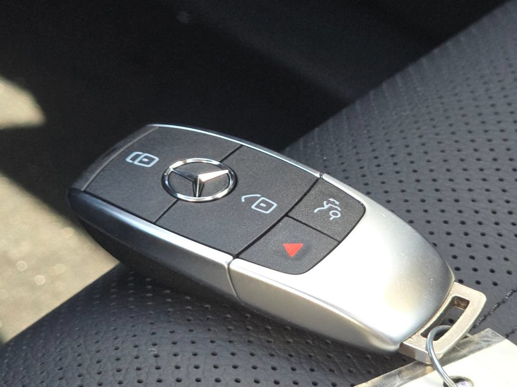 New 2026 Mercedes-Benz GLS 450 4MATIC image 40