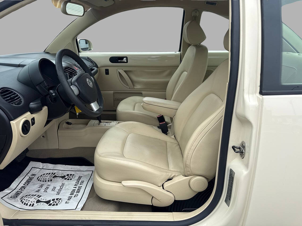 Used 2008 Volkswagen Beetle S FWD image 11