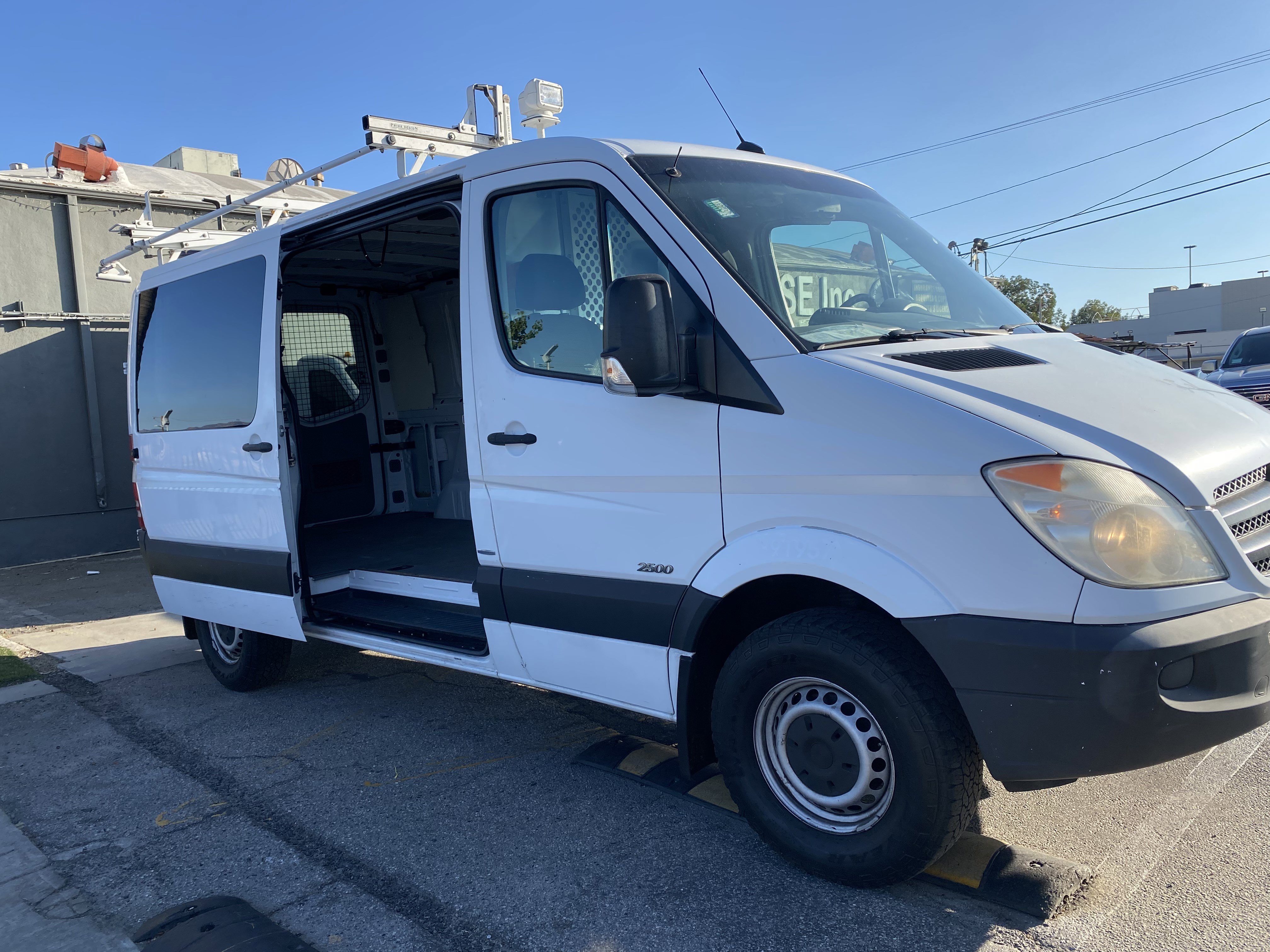 Used 2012 Mercedes-Benz Sprinter 2500 w/ Additional Battery Pkg image 11