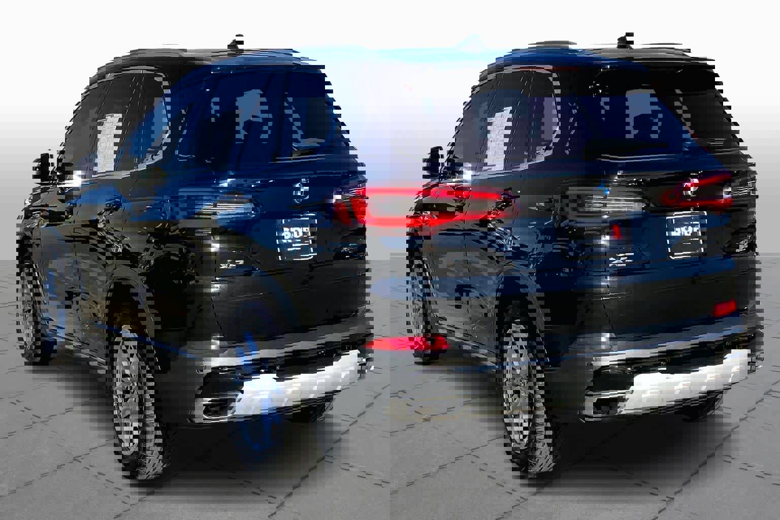 Used 2021 BMW X5 xDrive40i w/ Premium Package image 4