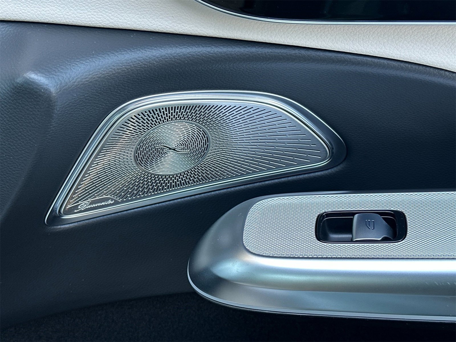 New 2025 Mercedes-Benz E 350 Sedan image 19